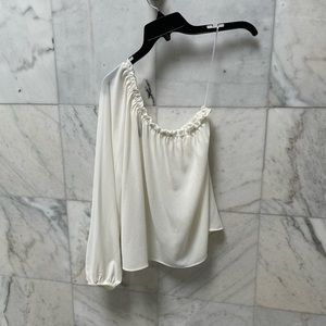 Chelsea28 off-white one shoulder style top
